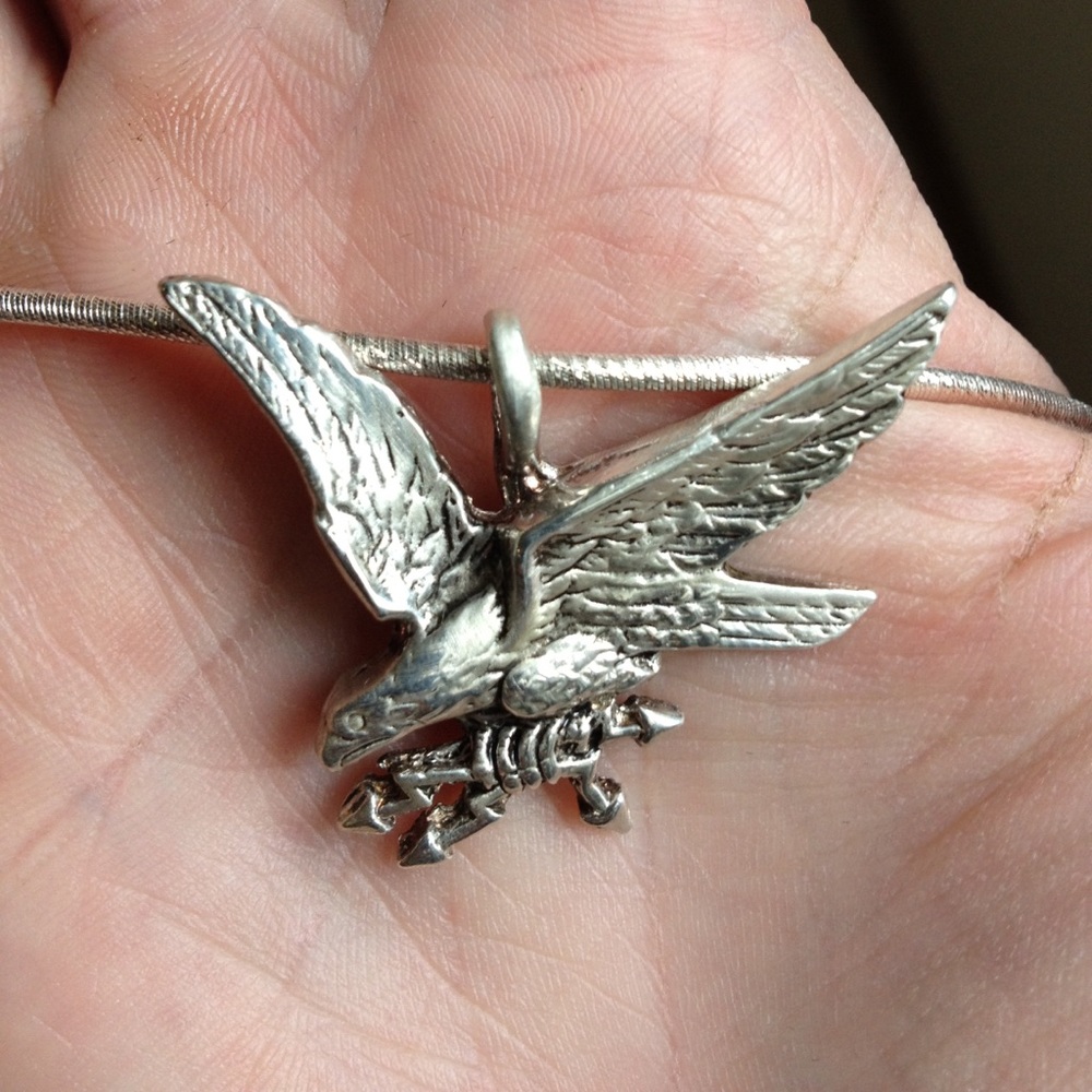 Patriotic eagle silver pendant